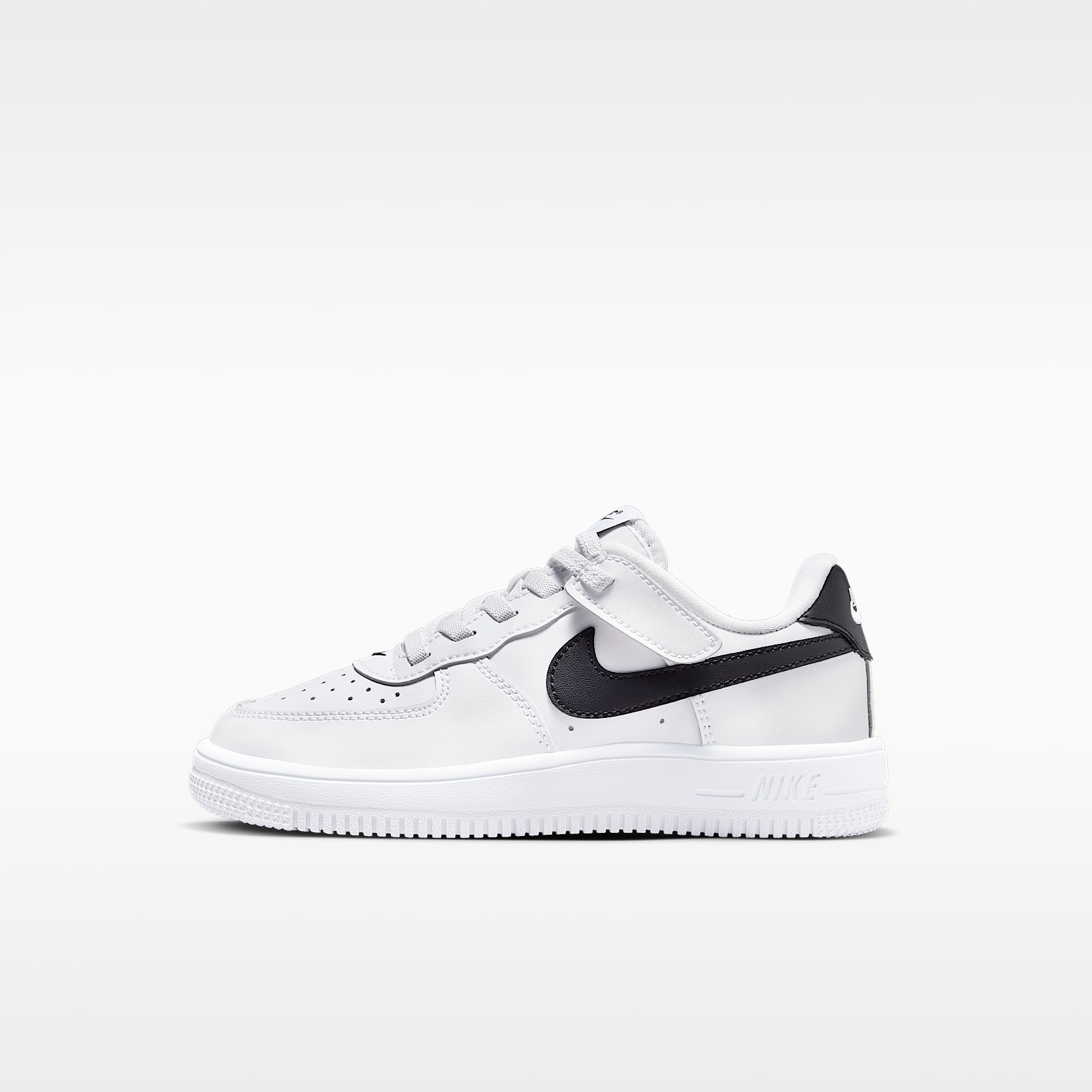 Nike Force 1 Low EasyOn Younger Kids' Shoes. Nike ID